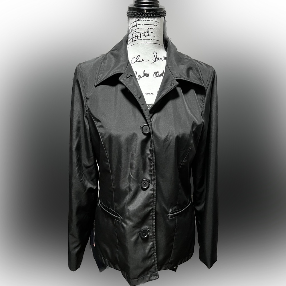 Light weight Ann Taylor water resistant coat. Size small